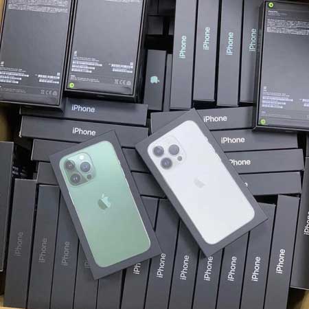 iPhones & Phones & accessories
